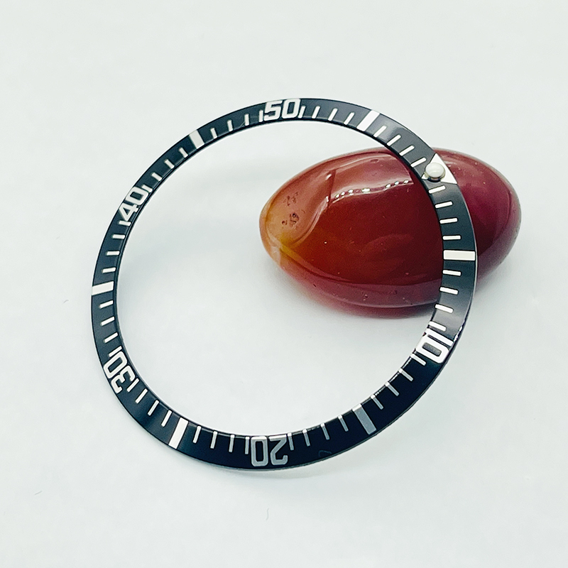 36.5mm Curved Aluminum Watch b - Reel Case reseña y precio